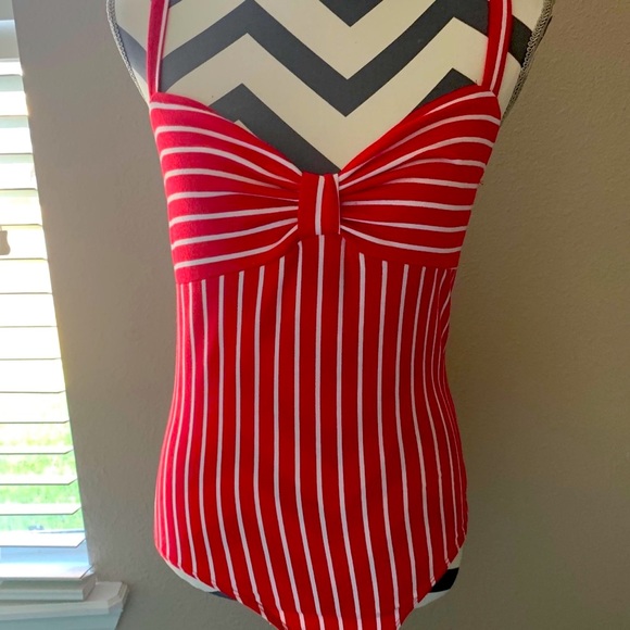 NEW, Red and White Striped, Stretch, Sleeveless Bodysuit, Size Large - Picture 3 of 6